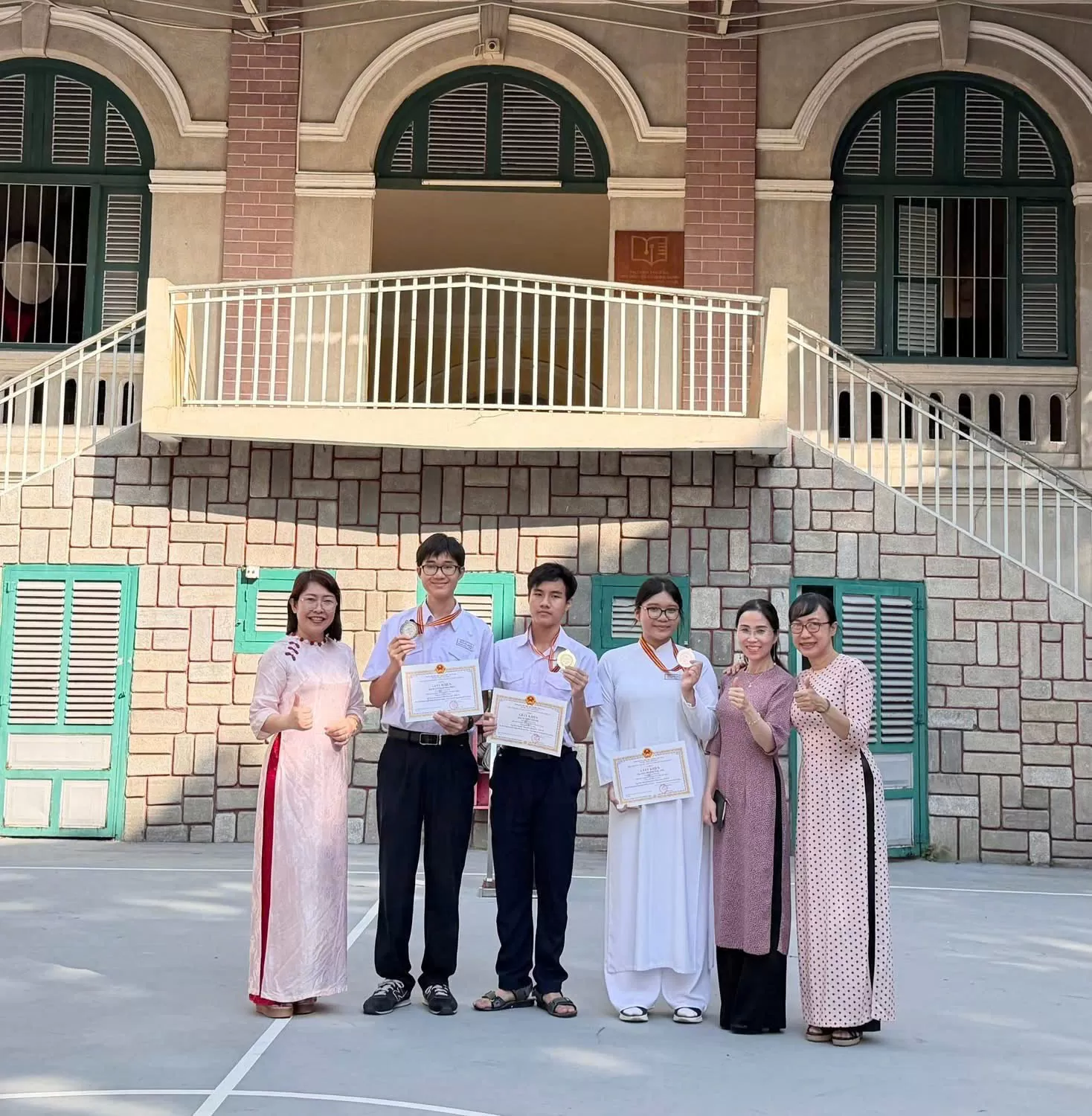 TỔ NGOẠI NGỮ ĐẠT 13 GIẢI THƯỞNG TẠI HAI KỲ THI OLYMPIC TRONG NĂM HỌC 2025 -2026