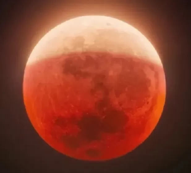 TỐI NAY VIỆT NAM ĐÓN “TRĂNG MÁU”