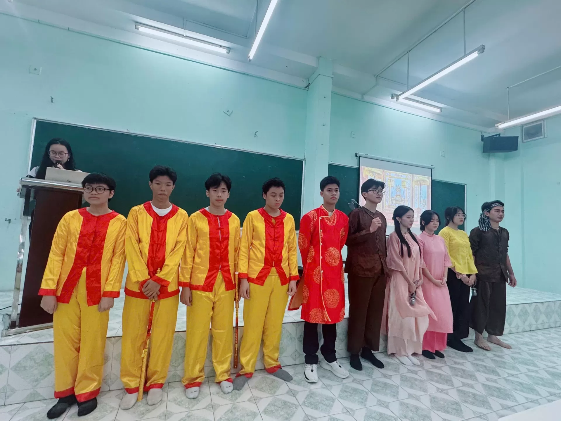 CHUYÊN ĐỀ “TẬP NGHIÊN CỨU VÀ VIẾT BÁO CÁO VỀ MỘT VẤN ĐỀ VĂN HỌC DÂN GIAN”