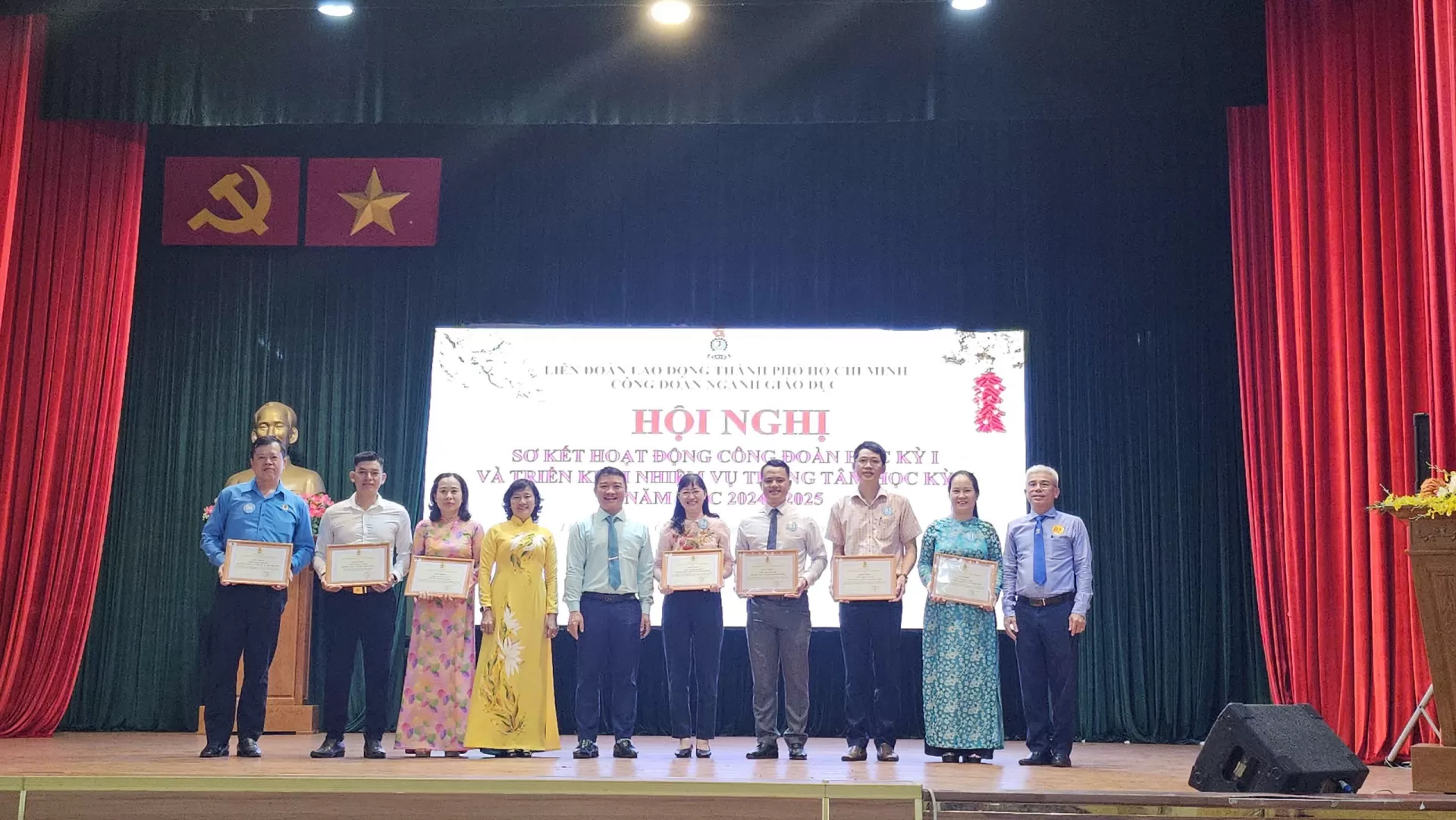 Chức mừng thành tích hoạt động công đoàn học kì 1 năm học 2024 - 2025