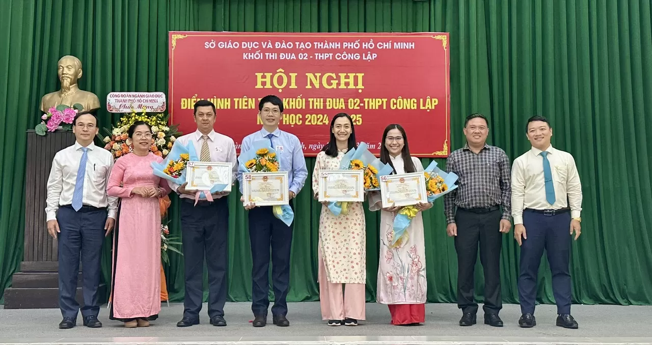 Hội nghị điển hình tiên tiến Khối thi đua 02 - THPT công lập năm học 2024 - 2025