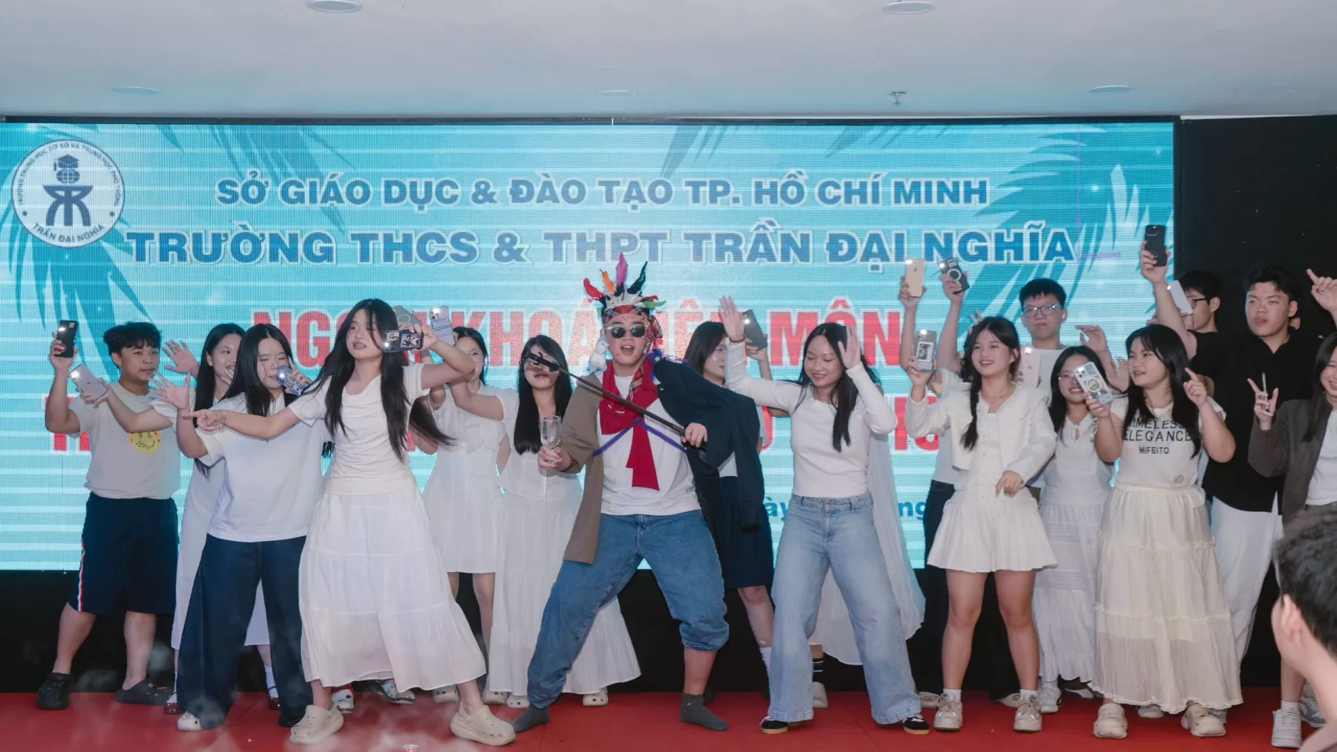 NGOẠI KHÓA LIÊN MÔN TIN_KHTN VÀ NGOẠI NGỮ DÀNH CHO HS KHỐI THPT TẠI PHAN THIẾT