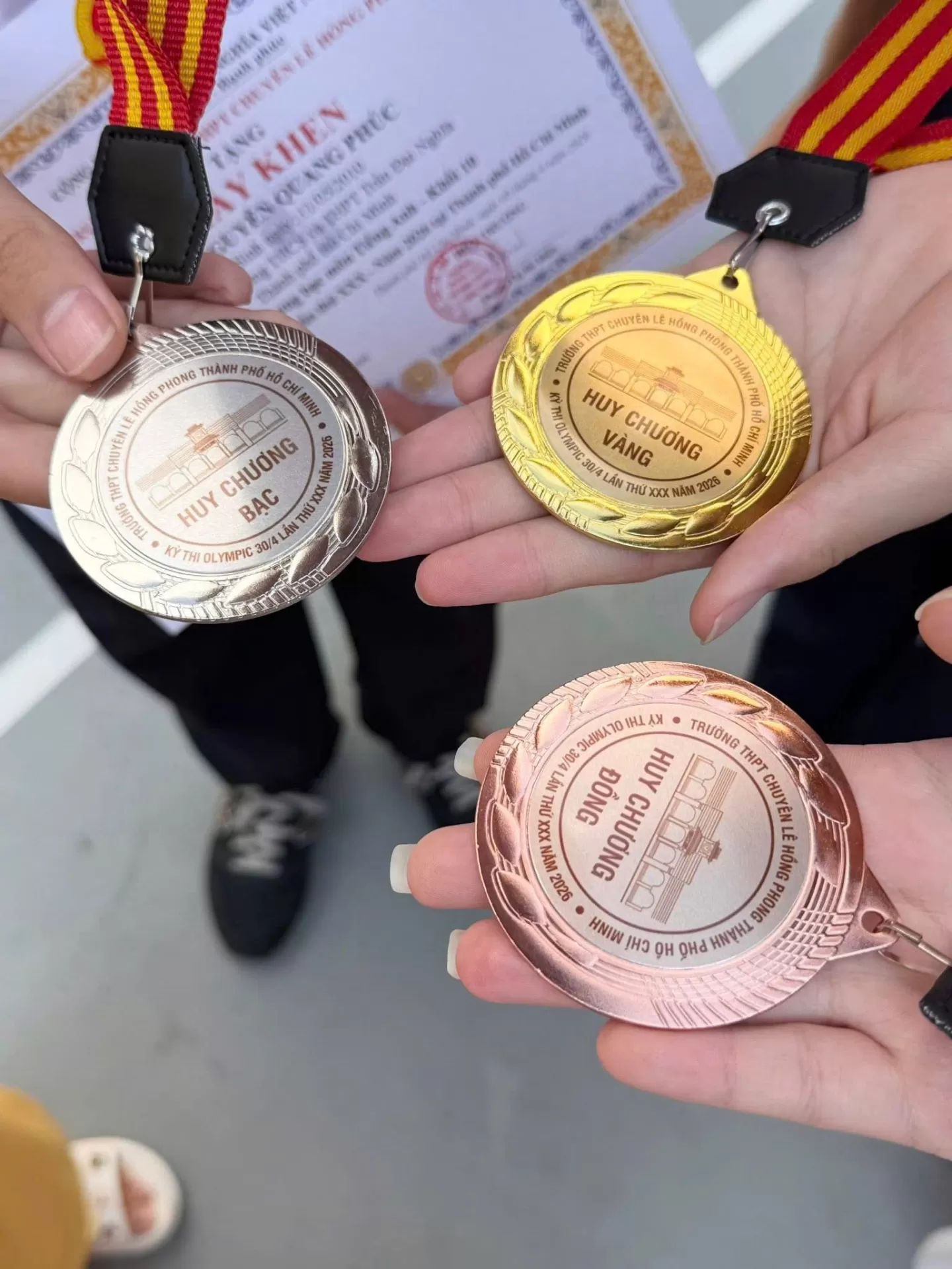 TỔ NGOẠI NGỮ ĐẠT 13 GIẢI THƯỞNG TẠI HAI KỲ THI OLYMPIC TRONG NĂM HỌC 2025 -2026