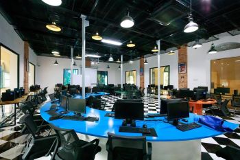 KHÁM PHÁ TRI THỨC VỚI THƯ VIỆN THÔNG MINH